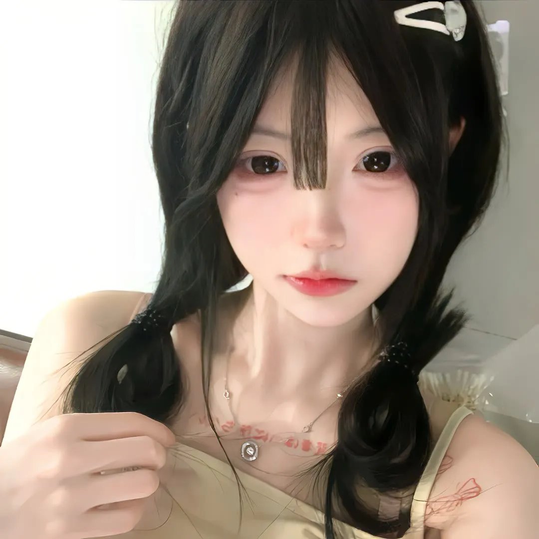 百变小姬子 海报