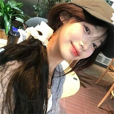卷发苏 海报